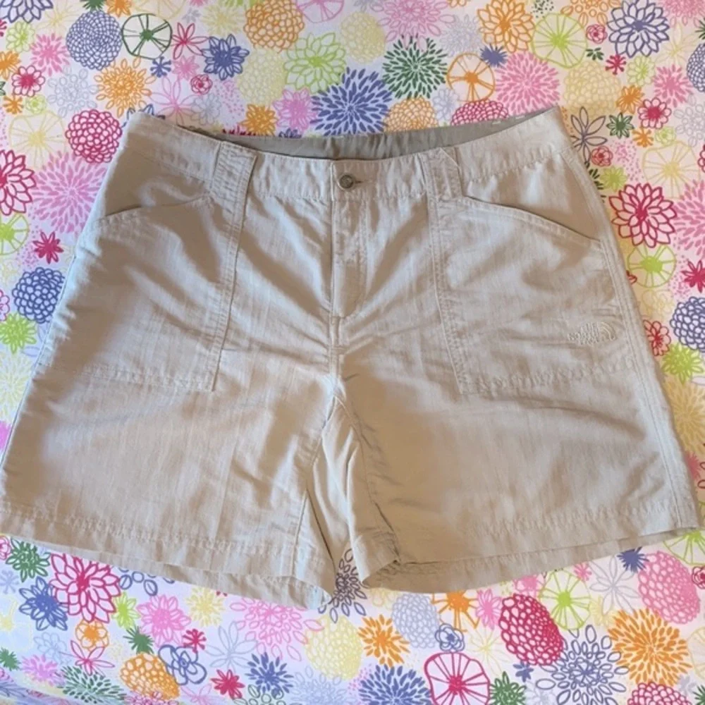 The north face shorts - Picture 1 of 11